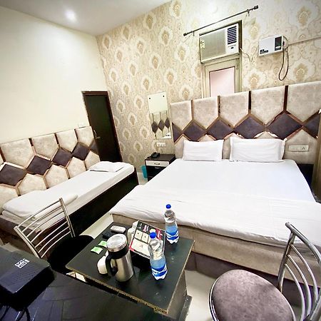 Swaran Hotel Амритсар Екстериор снимка