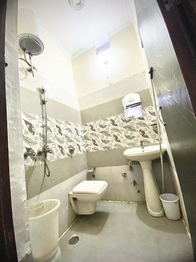Swaran Hotel Амритсар Екстериор снимка