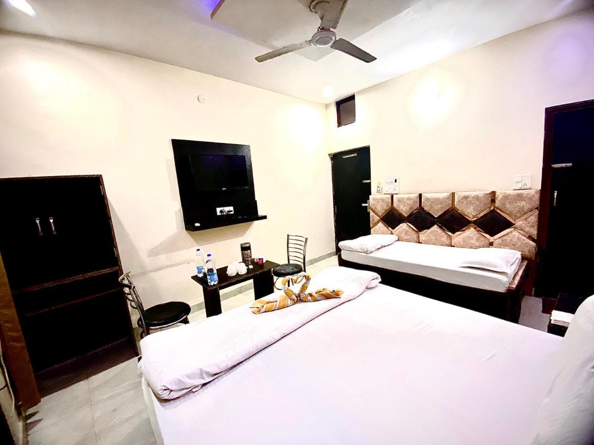 Swaran Hotel Амритсар Екстериор снимка