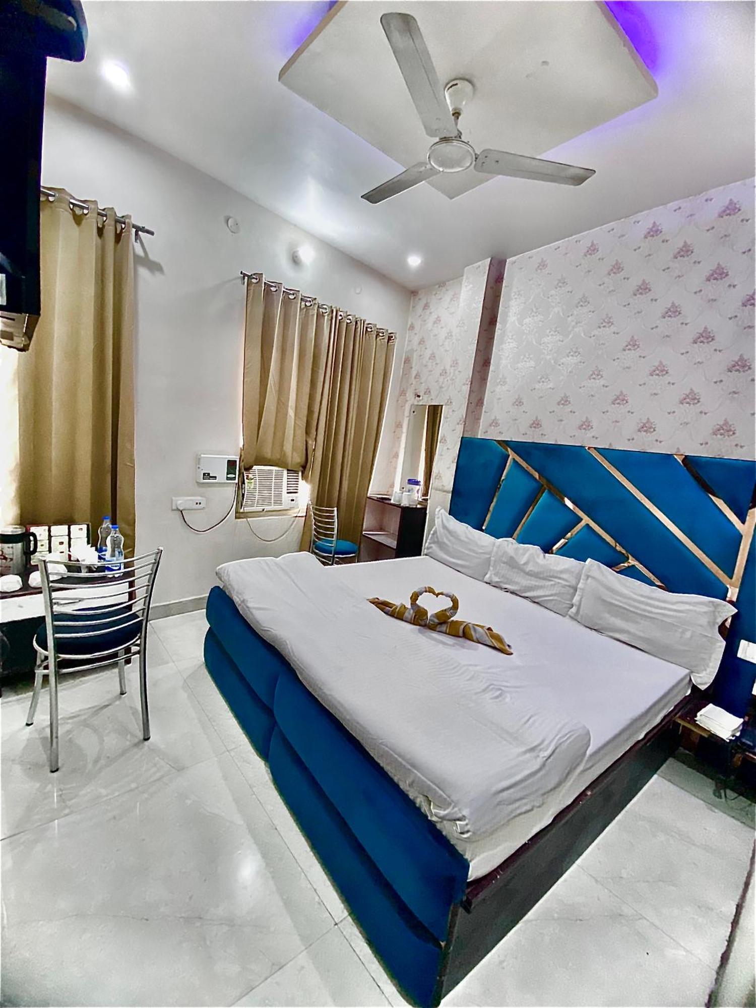 Swaran Hotel Амритсар Екстериор снимка